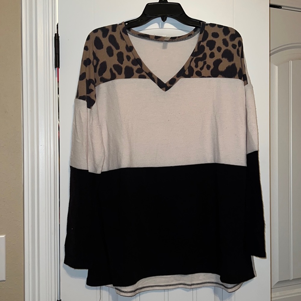 Colorblock top - Picture 1 of 3